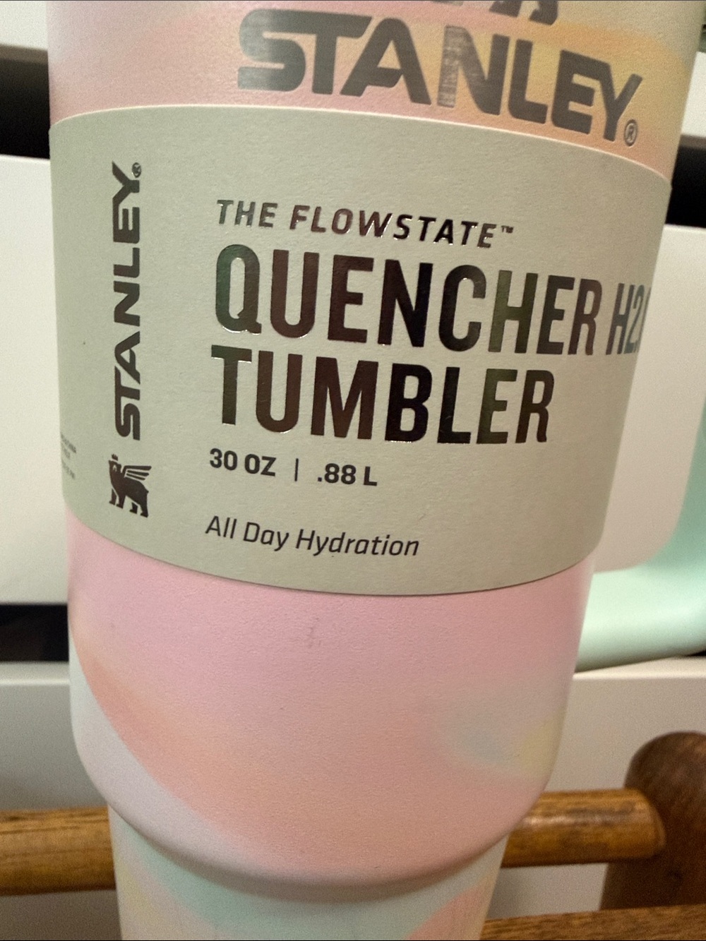 Stanley Quencher H2.0 30oz Tumbler in Pastel Mint and Pink - Picture 2 of 4